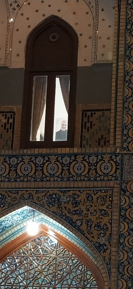 Amidian_Mostafa's tweet photo. دیشب این عکس تو حرم گرفتم ، گفتم شما هم لذت ببرید! https://t.co/H7wsTgrOHX