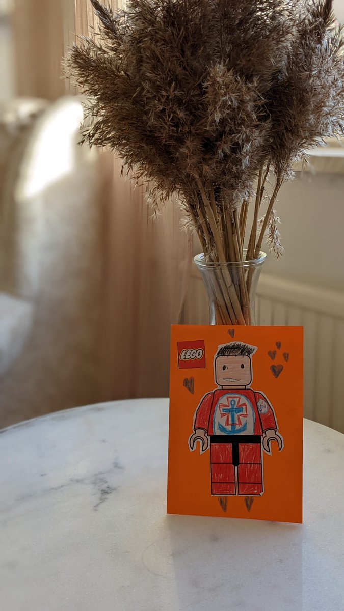 Hyvää isänpäivää kaikille isille. Ohessa yhden jäsenemme saama komea kortti🤩❤
.
#meripelastus #isänpäivä #sar #smps #maailmanparasharrastus #koti #perhe #harrastus