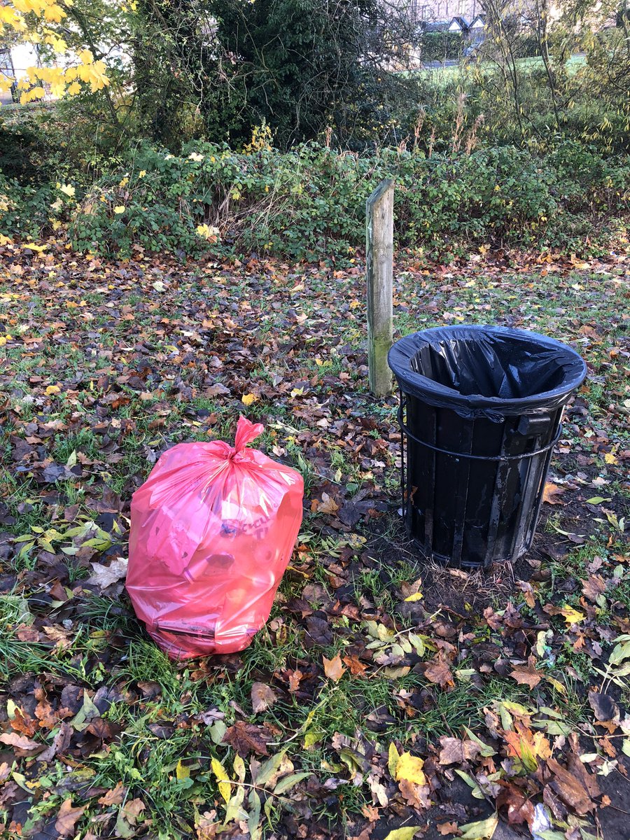 Filled a bag on the walk home from a top walk with <a href="/doddster1986/">Kyle Dodd</a> taking the count for November to 182 and annual to 9,565 🧤

<a href="/MccFionaW/">Fiona Worrall</a> <a href="/CllrTR/">Tracey Rawlins</a> <a href="/lukeraikes/">Luke Raikes</a> <a href="/ManCityCouncil/">Manchester City Council</a>