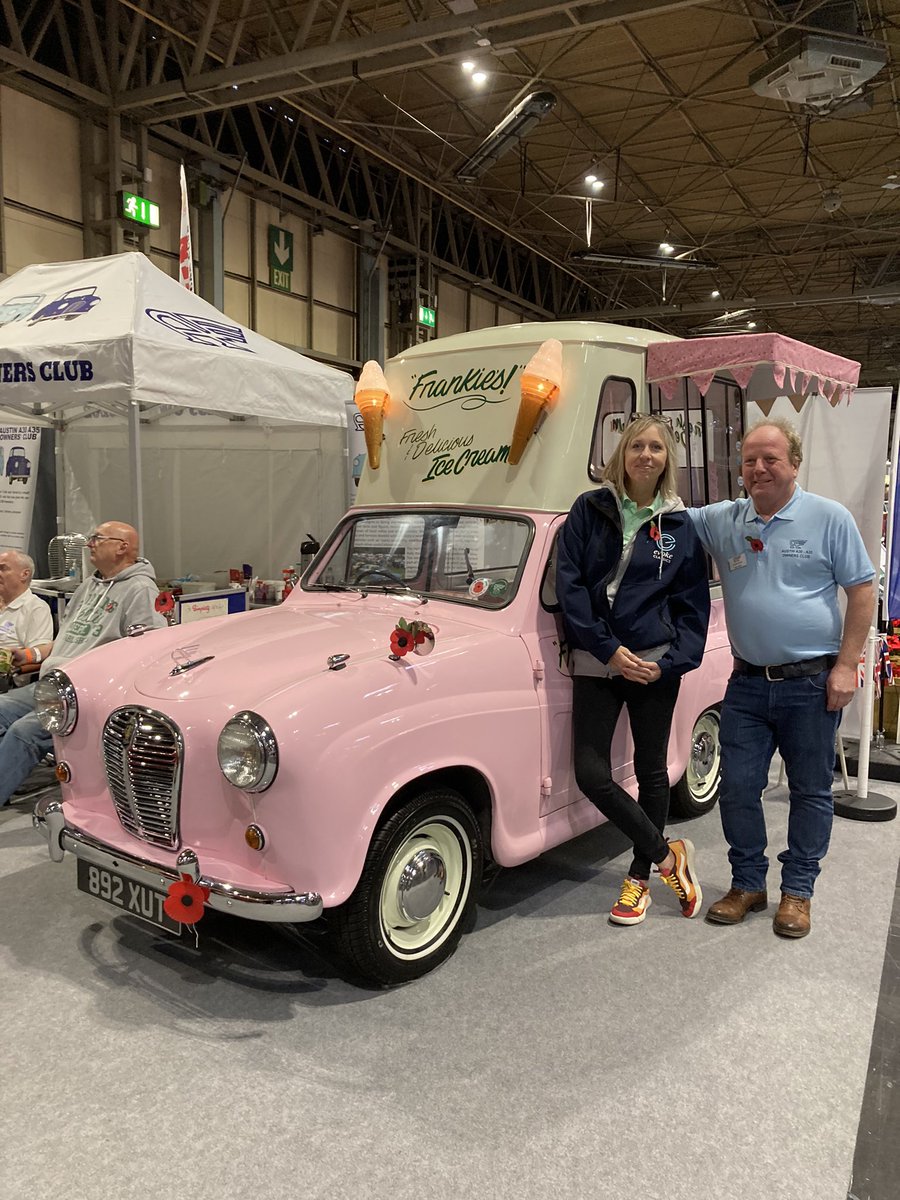 PuzzCat's tweet photo. This is our personal winner of the best ice cream van in show! what a beauty 😍 @sarahcrabtreee @EvokeClassics #NECclassiccarshow #inthepink #makeminea99 https://t.co/muunCQPa1h