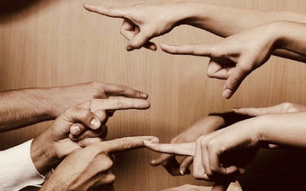 santokalienko's tweet photo. Un uomo può sbagliare molte volte, ma sarà fallito soltanto quando comincerà ad attribuire la colpa agli altri.

👉🏼https://t.co/kmWf0u3VSM👈🏼 
▶️https://t.co/j0YwH3sYl4 https://t.co/Jj3Fw4Numr