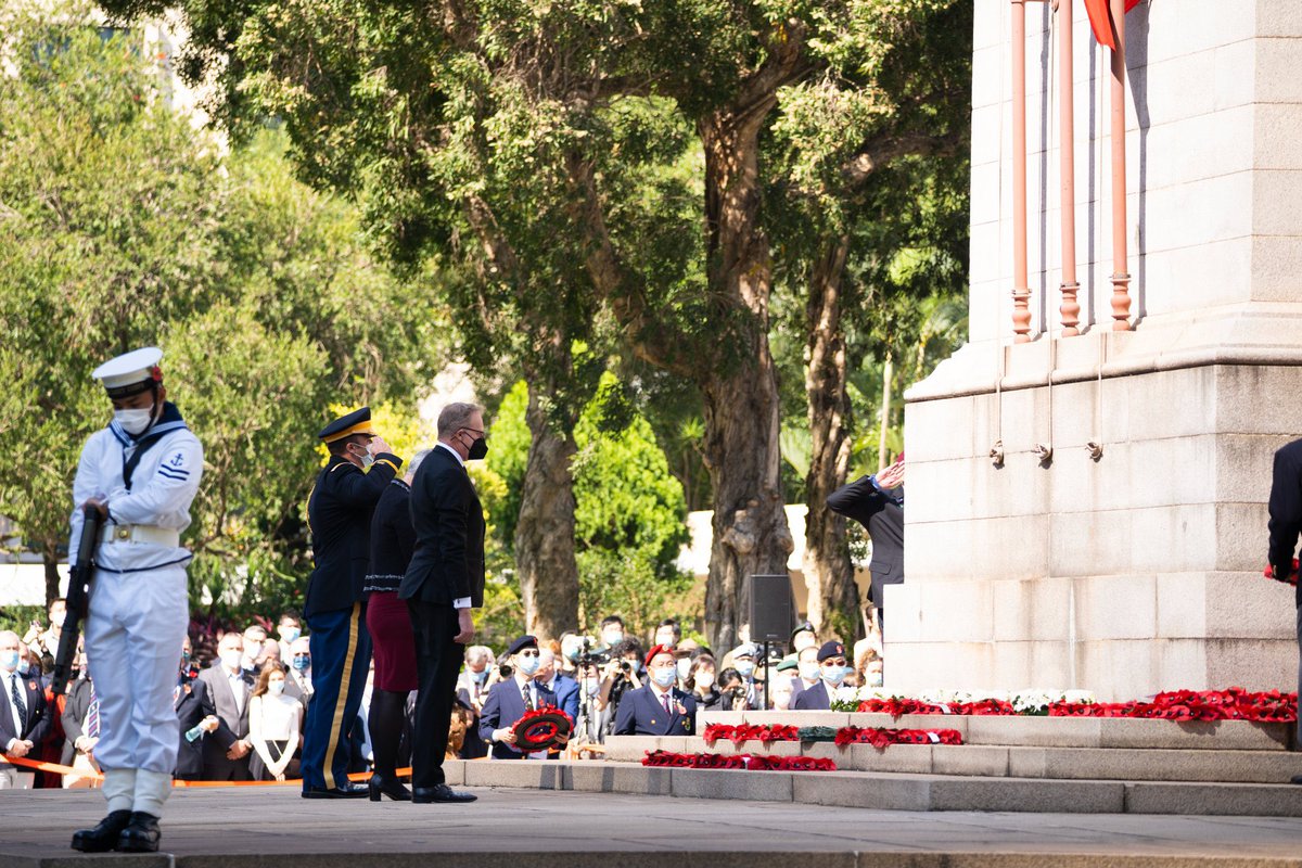 Joined diplomatic colleagues this morning to lay a wreath for #LestWeForget Remembrance Day at the Cenotaph here in Hong Kong. Honouring those who set aside their dreams so we might have ours.