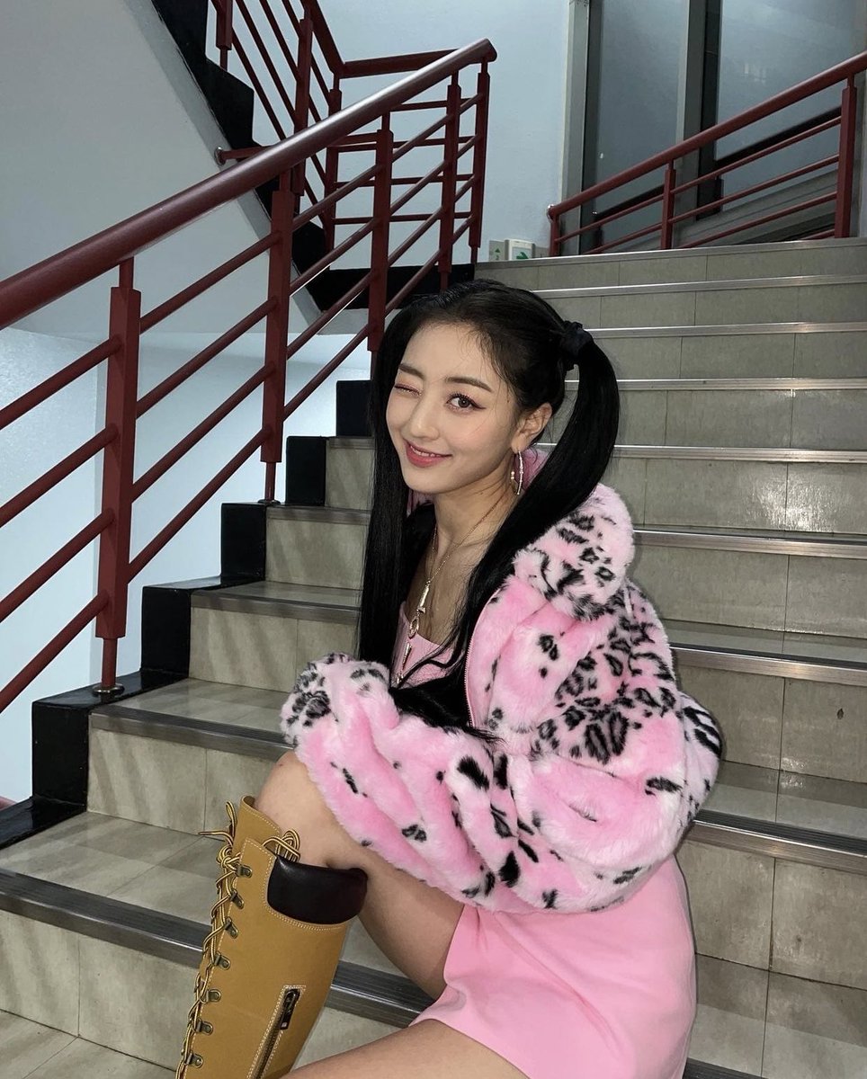 jihyopictures's tweet image. PARK JIHYO ?$:!:!