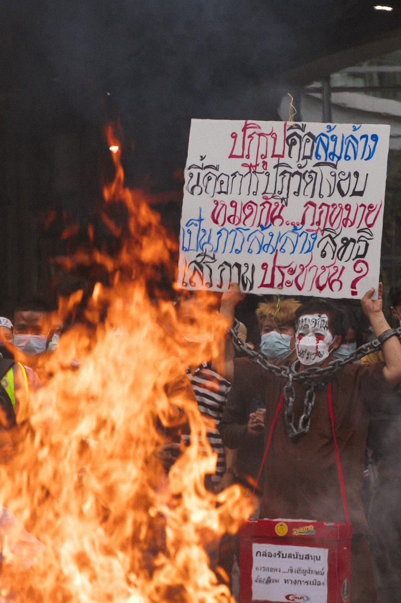 พวกเราไม่เอาสมบูรณาญาสิทธิราชย์
อำนาจอธิปไตยต้องเป็นของประชาชน มิใช่กษัตริย์!!
บรรยากาศ #ม็อบ14พฤศจิกา64 
__
Credit: <a href="/ihafta_go/">🍉🥣🧃—</a> 
#ต่อต้านสมบูรณาญาสิทธิราชย์
#ปฏิรูปไม่เท่ากับล้มล้าง