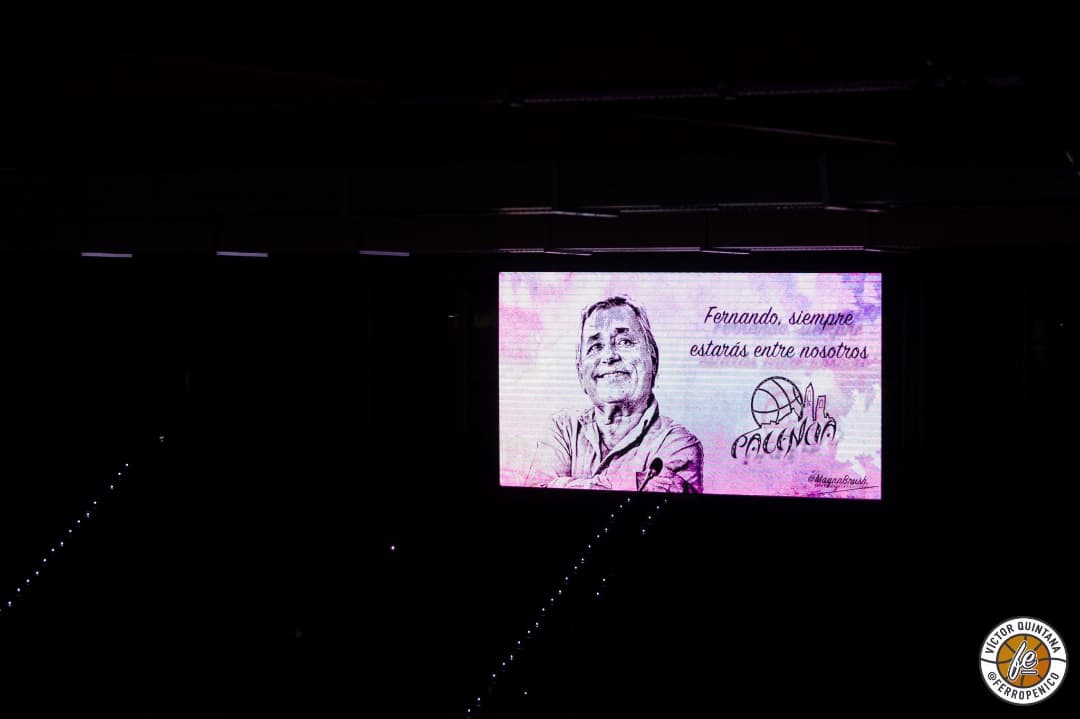 Palencia_Basket's tweet photo. Ayer vivimos un partido muy especial. 

Pudimos homenajear a Fernando Martínez-Zulaica que se llevó el aplauso y el cariño de todos los que saben que es una persona que hizo un poquito más grande esta ciudad y este deporte. 

Siempre estarás con nosotros, Fernando. 💜 https://t.co/SWPNcAclu8