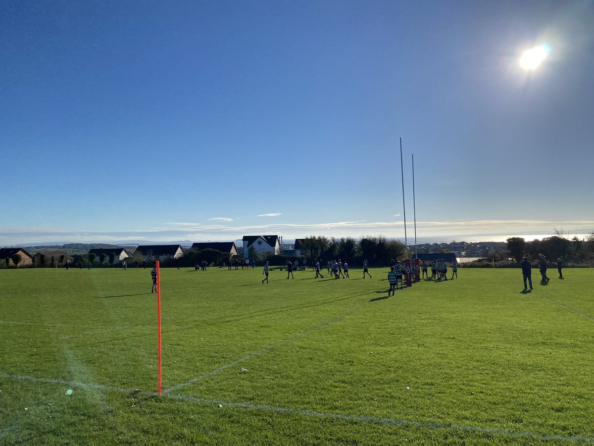 MichaelConnor06's tweet photo. This weeks U15s Development league takes us to @barrymandjrfc with
4 teams and 55 players enjoying great running rugby in glorious November weather πΉ#rememberancesunday #thanksforhosting https://t.co/vfD8Q73T5F