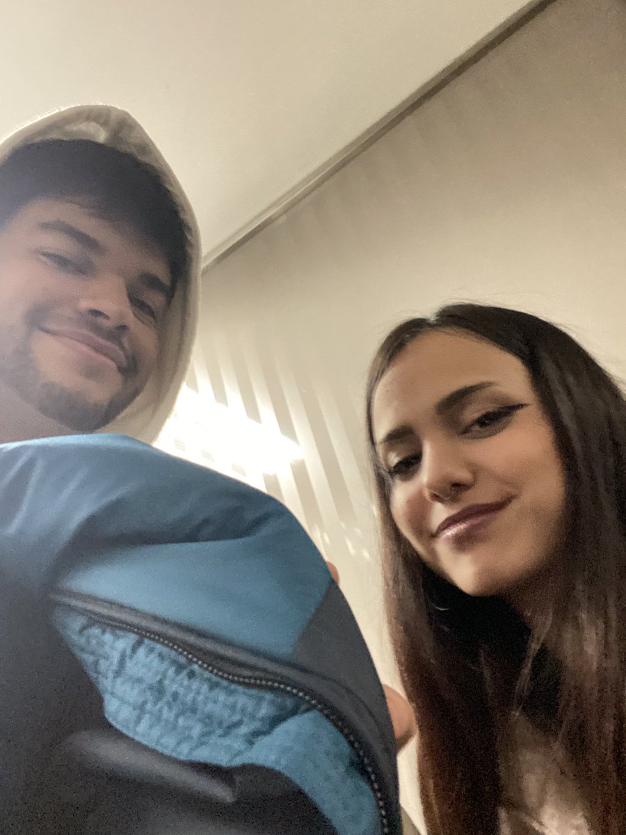 UriskoG's tweet photo. Bueno, pues la noche no empezó muy bien ayer, pero sin duda alguna terminó como la mejor, gracias por esta comunidad tan preciosa @VALORANTes ! Y que mejor manera de celebrar mi cumpleaños que volver a las 7 de la mañana😂

+21🎈🥰 https://t.co/umgAixNjVC