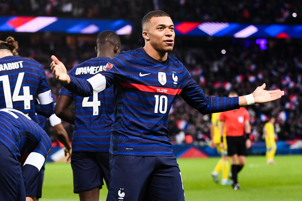 elchiringuitotv's tweet photo. 🔥🇫🇷 MBAPPÉ habla sobre su FUTURO (Vía TNT Sports Brasil):

😕 "NO LO SÉ todavía. Estoy en PARÍS y ya dije que he PASADO cinco años extraordinarios aquí". https://t.co/hwAVzczs1q