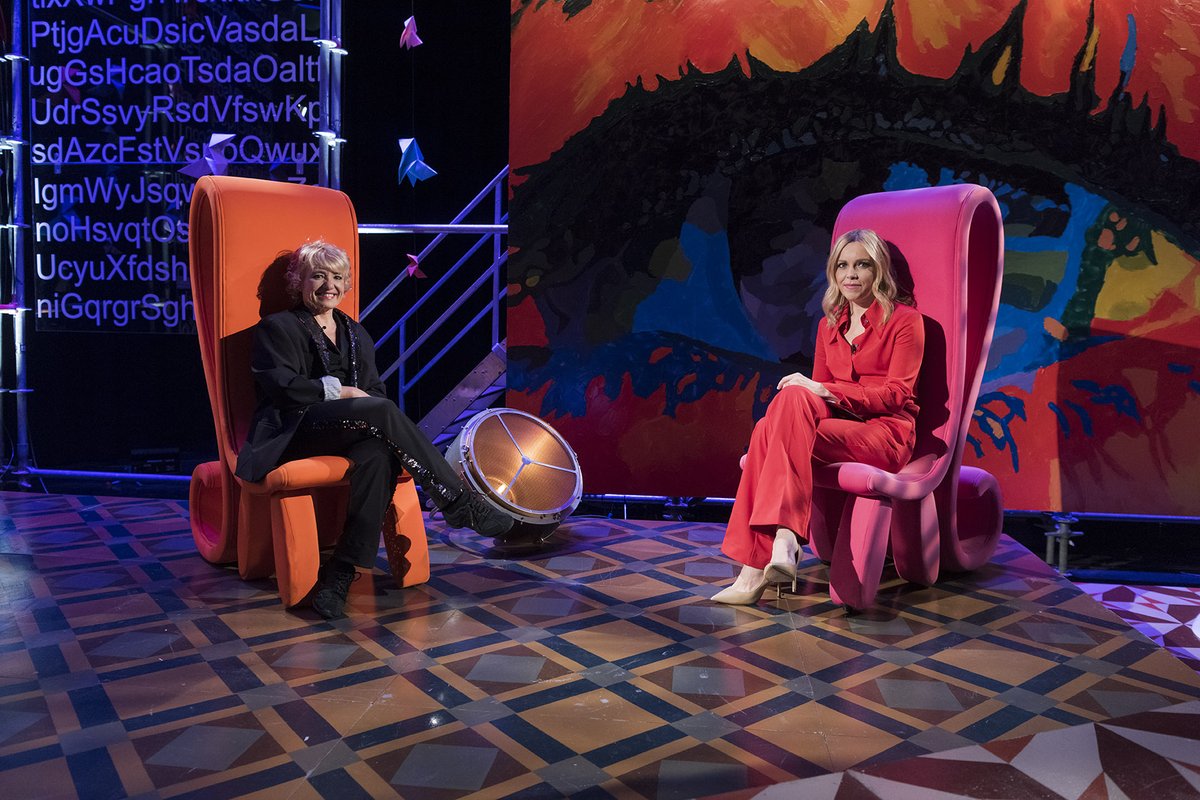 RTVECatalunya's tweet photo. ▶ Segueix en directe @PuntsdeVista amb
🩰 @SolPicodanza #MalditasPlumas
🎭 @CarlesSans2 #PerFiSol
🎼 @Escamilla_David amb @kitflus
🦪 @JuditMartinD
i molt més!

⏱️ Ara a @la2_tve
📲 https://t.co/SdA2PiVe6l 
#PuntsDeVista @taniasarrias @rtveplay https://t.co/lABrEULV5k