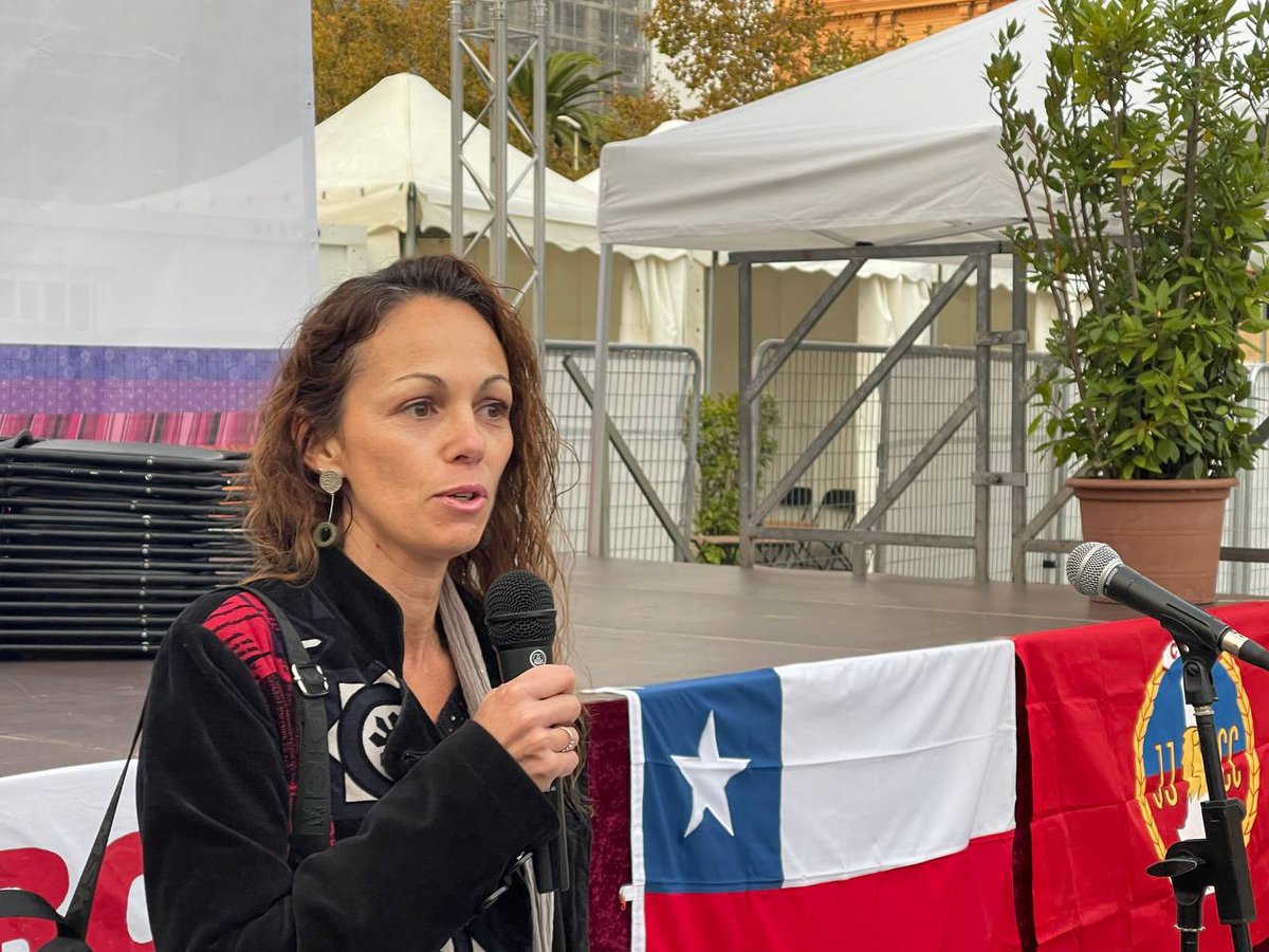 podem_cat's tweet photo. Ahir la secretària d'organització @mpozueloc va participar al tancament de campanya de les presidencials xilenes a Barcelona.

Per un Xile que reverteixi el ferotge neoliberisme, avanci en drets, en la protecció del bé comú i en un futur verd i feminista.

¡Adelante Chile!🇨🇱 https://t.co/70FIkp7ilx
