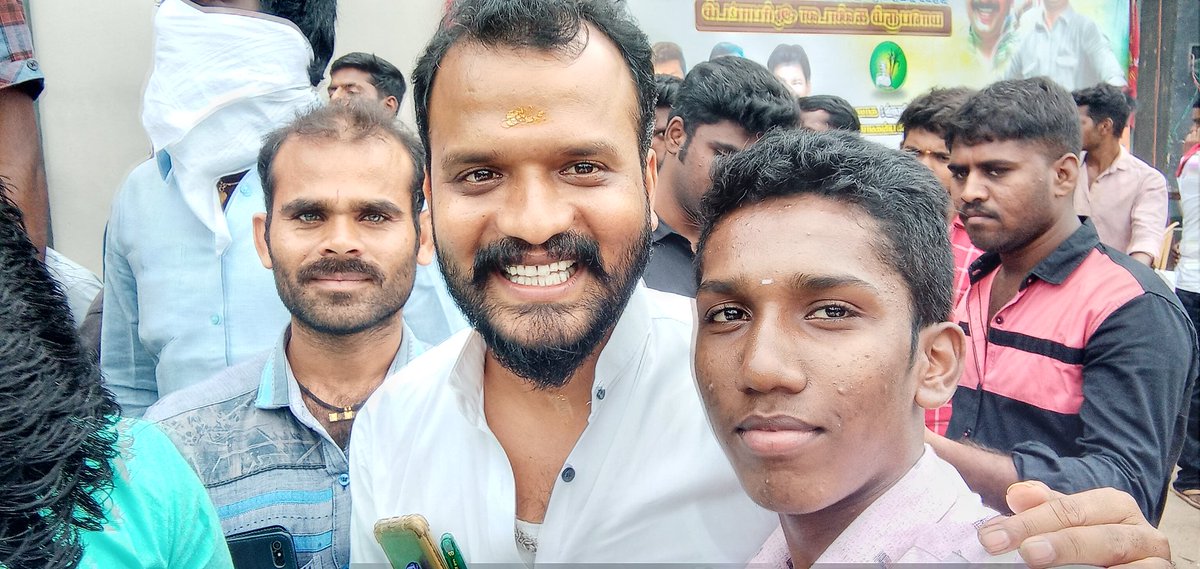Murugan98313311's tweet photo. எங்கள் நத்தம் சட்டமன்றத் தொகுதியின் கள ஆட்டநாயகன், ஆளும் &amp; எதிர்கட்சியின் சிம்ம சொப்பனம், எங்கள் தொகுதியின் வேட்பாளர், மாநில கொள்கை பரப்புச்செயளாலர் தமிழ்திரு @DrVSivasankaran அவர்களுக்கு அகவை தின நல்வாழ்த்துக்கள்..

வாழ்த்தி மகிழும்
ராசபாளையம் தொகுதி உறவுகள்
#நத்தம்_சிவசங்கரன் https://t.co/AVbRSxPc65