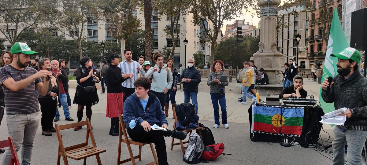 podem_cat's tweet photo. Ahir la secretària d'organització @mpozueloc va participar al tancament de campanya de les presidencials xilenes a Barcelona.

Per un Xile que reverteixi el ferotge neoliberisme, avanci en drets, en la protecció del bé comú i en un futur verd i feminista.

¡Adelante Chile!🇨🇱 https://t.co/70FIkp7ilx