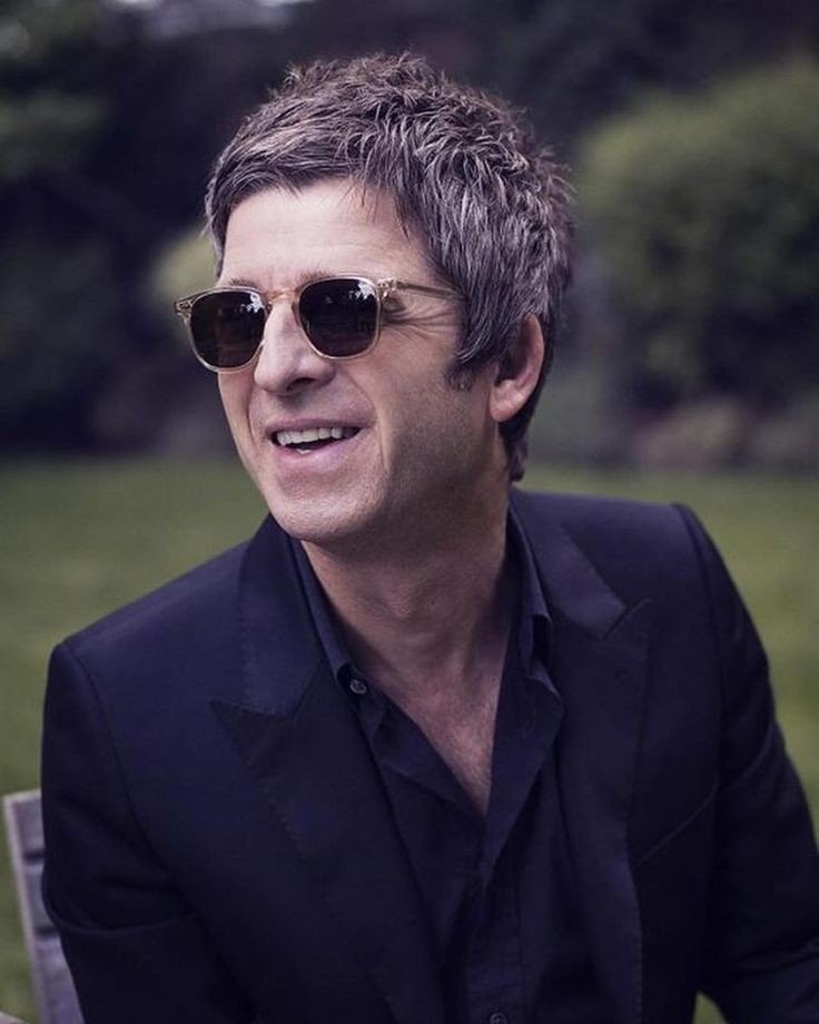 liam and noel every six hours (@gallaghershours) on Twitter photo 