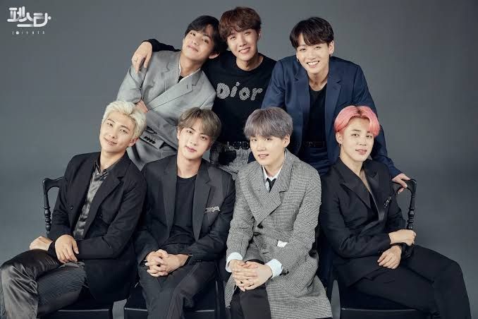 Yang84Yin's tweet photo. #BTS (@BTS_twt) as the #TheGroup of 2021 at the #PCAs https://t.co/KgMorzJQb7