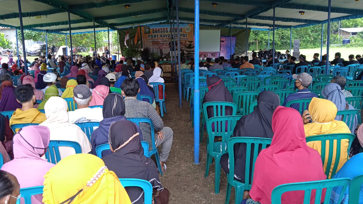 SepatPemdes's tweet photo. Rutinan Setiap Tahun, PSHT Rayon Sepat Menggelar Baksos Akbar Yang Ke 2. Baksos akbar di laksanakan pada hari Minggu, 14 November 2021 serta tempat pelaksanaanya di Lapangan Pucuk, Sepat, Masaran, Sragen

#Sepathebatdanbermartabat
#protokolkesehatan #5M #psht #peduli #baksosakbar https://t.co/t9MulwHKMT