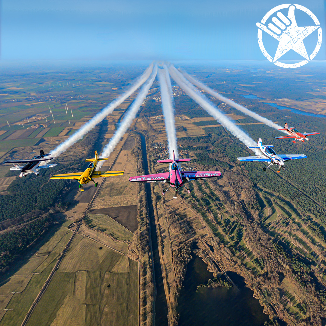 SKYTEXTER #Formation - wir wünschen euch ein schönes #Herbst-Wochenende 🤙
.
Enjoy your weekend 😎🤙
.
#LookUpInTheAir #FormationWeekend #autumn