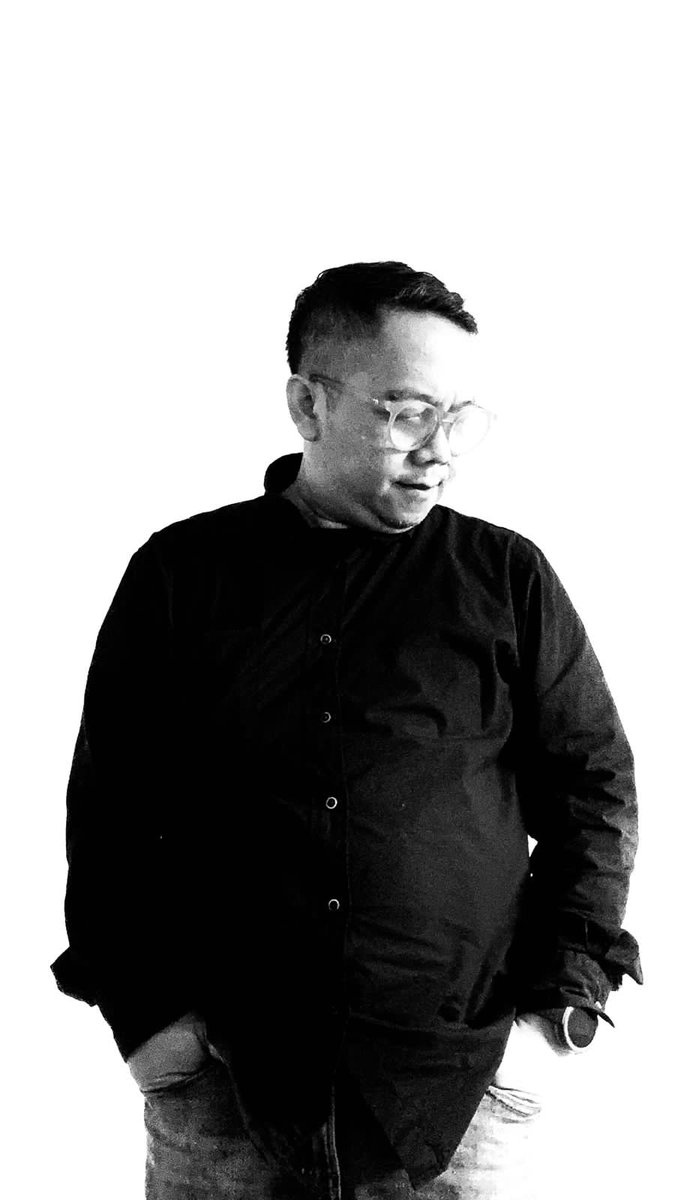 SEL 2021
<a href="/JavaAikon/">Makky</a> (synth, keys, guitar, programming, vocal) 
<a href="/MegaDirga/">MANTRAGAYA</a> (synth, guitar, programming, vocal) 
Richard Riza (synth, keys, guitar, programming, vocal) 

#selband #industrialband #industrialmusic #anoarecords #relikui