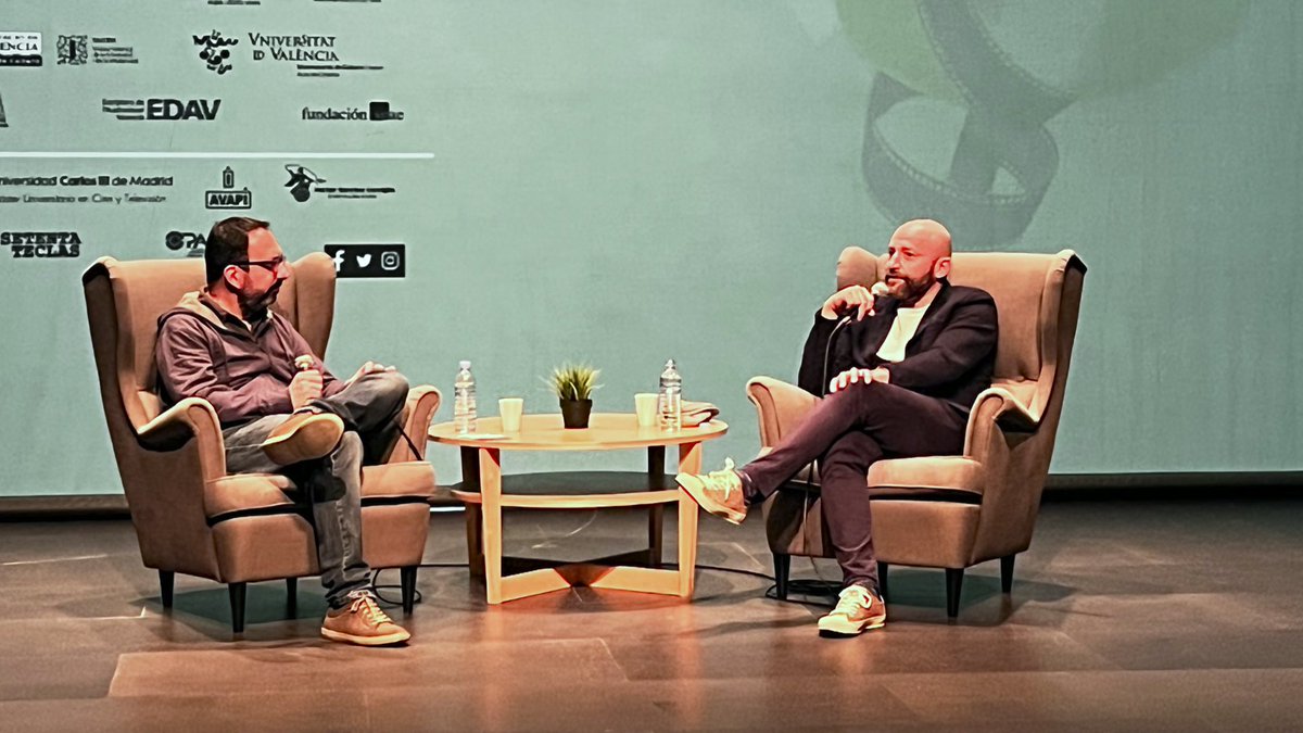 “Si trabajas con un guionista o director que no ha tenido un fracaso, desconfía”. Iván Escobar

 #VLCPitchForumIvánEscobar #VLCPitchForum