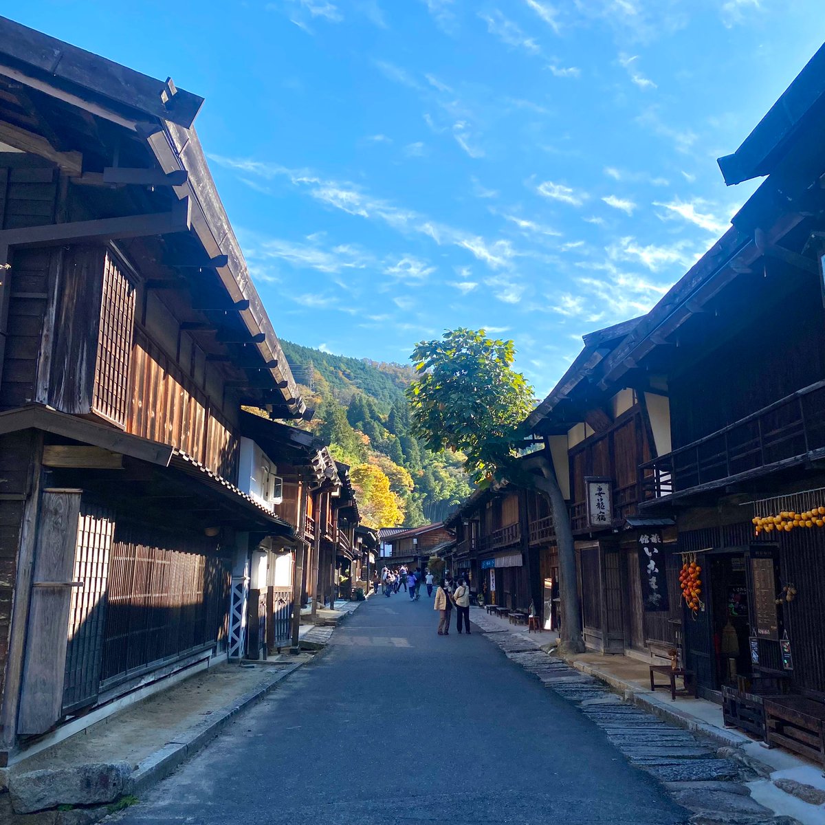 mkt_9826's tweet photo. 11月に入ってからのお出かけが
全部さいくぅすぎる！🌞🗻🍁

@馬籠宿
@妻籠宿
@下呂温泉
@御在所岳 https://t.co/VuaHmEwHSY