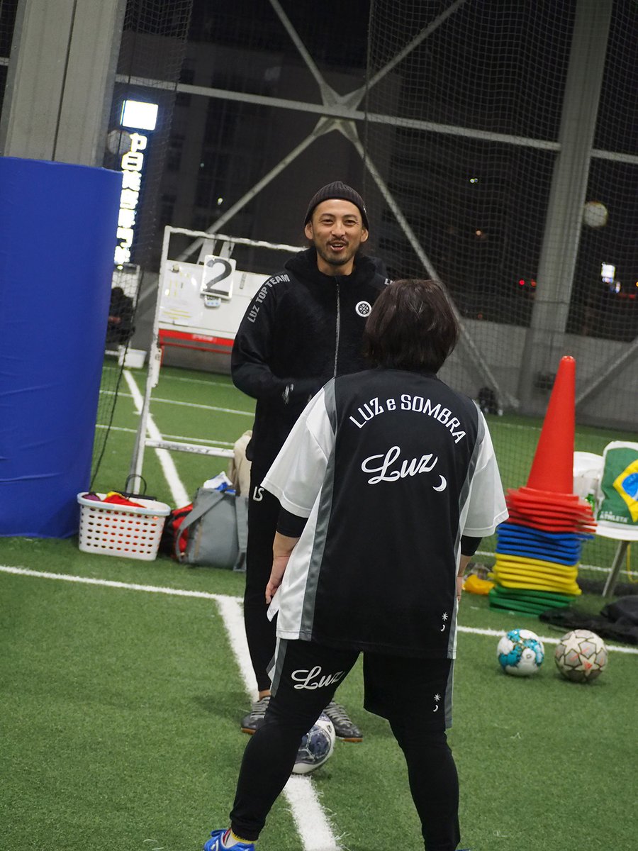 yoko_sumi8's tweet photo. 今週末2日間はL.R.Cこと
横江怜さんと篠崎隆樹さんの
名古屋でのクリニックでした！

13日は小学生から大人まで
年代、レベルも様々な方々に
たくさん集まっていただき楽しく蹴れました😆
これぞOne Ball for All✨
コーチ、ご参加いただいた皆さん
ありがとうございました！

＃LRCクリニック https://t.co/U7n50VkVPQ