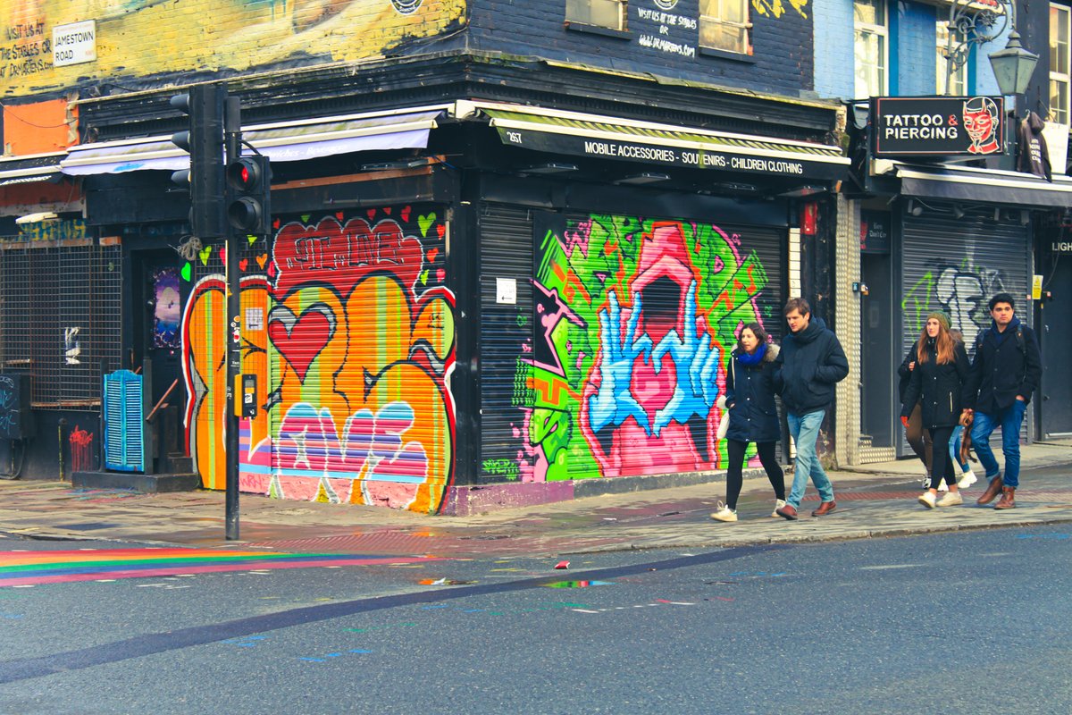 CamdenOAG's tweet photo. What a difference a lick of paint makes.. Why not to pop down and come and see what we are up to!
#streetartgallery #graffitiartgallery #streetart #graffiti #artgallery #exhibition #timeoutart #London #londonartgallery #camdentown #urbanart https://t.co/YN4dQ1RwiP