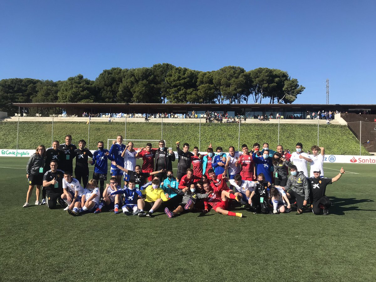 FundacionLaLiga's tweet photo. ⚽️📸 @VillarrealCF y @RealZaragoza nos han brindado un verdadero espectáculo de valores y fútbol Genuine. 👏

¡Gracias por vuestro ejemplo!  😊

#VuelveLaLigaGenuineSantander https://t.co/0nWrMQat0w