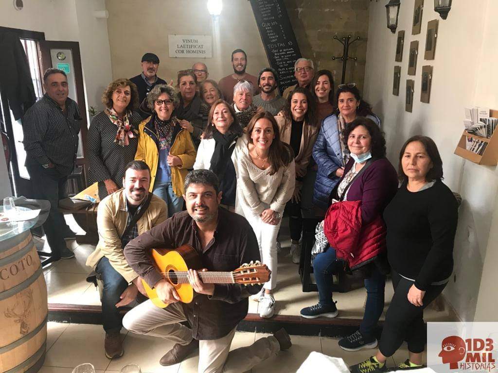 Ayer tuvimos ruta "Cádiz: 1d3milcarnavales" para la gente de <a href="/filomonium/">Filomonium</a>. Pasamos junto a ellos una mañana muy agradable. Además volvimos por fin a celebrar el fin de ruta en nuestro bar de cabecera, en <a href="/LaCasapuertaBar/">Bar La Casapuerta de Luisa</a> 
En breve anunciaremos fechas.