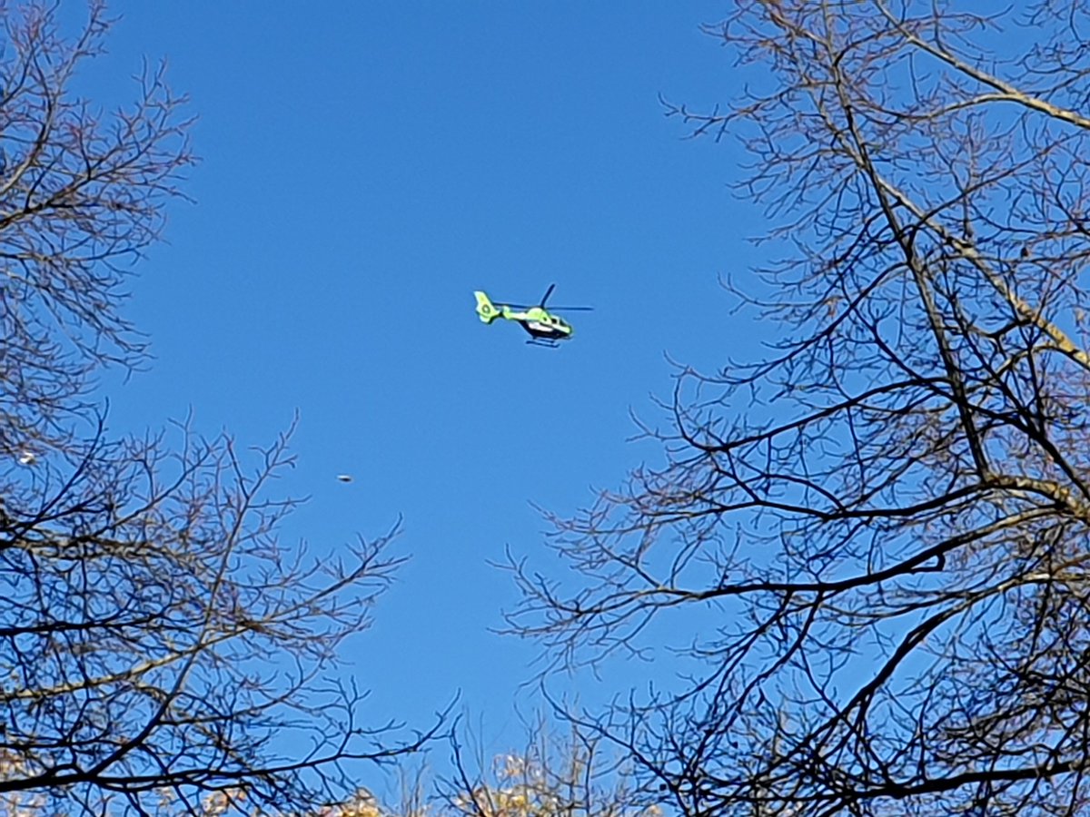 mr_richardlewis's tweet photo. @GWAAC #HM65 flys over Bristol City Centre on the way to BRI as crowds gather for Remembrance Parade. #Gratitude https://t.co/bBJt9ZAmc3