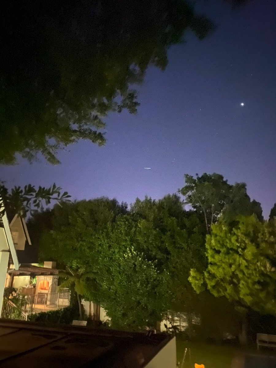 markpoluta's tweet photo. Howzit @elonmusk is this yours boet? I took this pic in Joburg last night at 19:30ish https://t.co/vuIY8zQ0ET