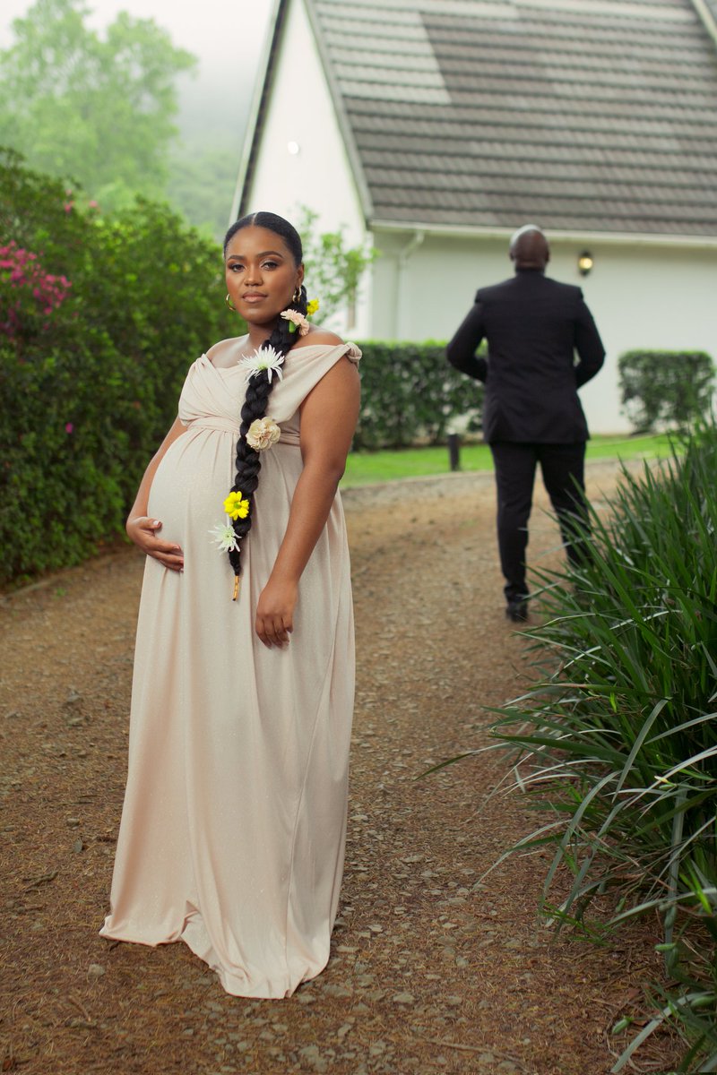 keloduma_'s tweet photo. First ever maternity shoot.
I tried 😅 https://t.co/KVF4i2WzO2