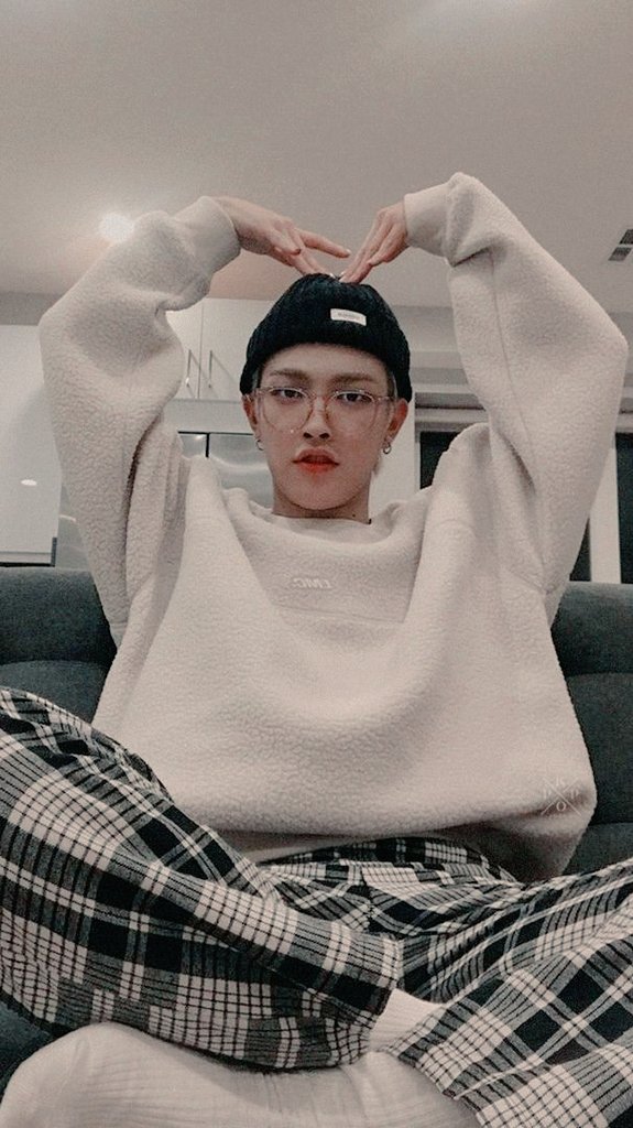 Meliy_0's tweet photo. DAY 12✨ 

Let's go ATINYS
we are slow🥺
Let's get to the Top 10 .
Atiny please RT!!! link your own tweets below!!!! keep the votes coming!!! ✨✨
> don't forget to vote on mwave website too! (80%)

#MAMAVOTE #ateez @ATEEZofficial https://t.co/6Phc3Aw7N1