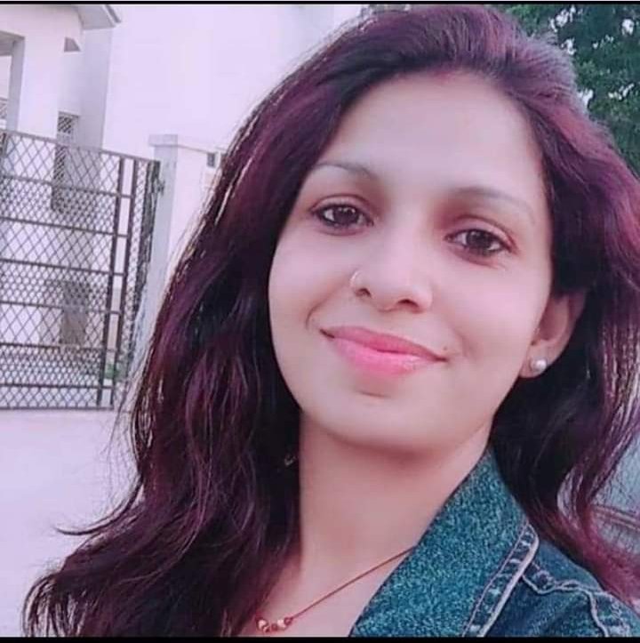 SunilRajbhar_'s tweet photo. #Ms_Sandhya_Rajbhar donated her beautiful hair to support cancer patients. Please extend your support!!
#Donate_your_hair_gift_a_wig_to_a_
#cancer_patient
#free_wig #hairbank #hair_donation https://t.co/kofFYcAI4h