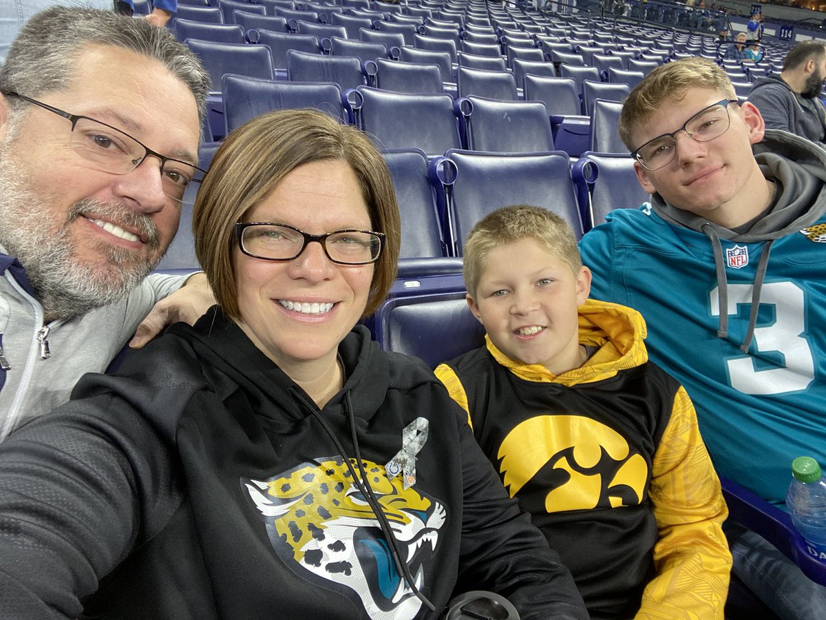 karigomez's tweet photo. Thanking my son for his service with #JAXvsIND https://t.co/CpL1vcmpTH
