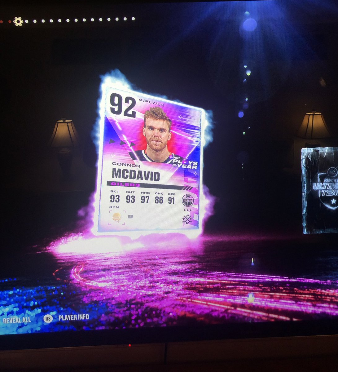 EazyPreezy's tweet photo. Pulled a somewhat decent card last night 🤤 @TheClapperton @TheNasher61 @Henreeek #hut #nhl22 https://t.co/QHC6nENjGj