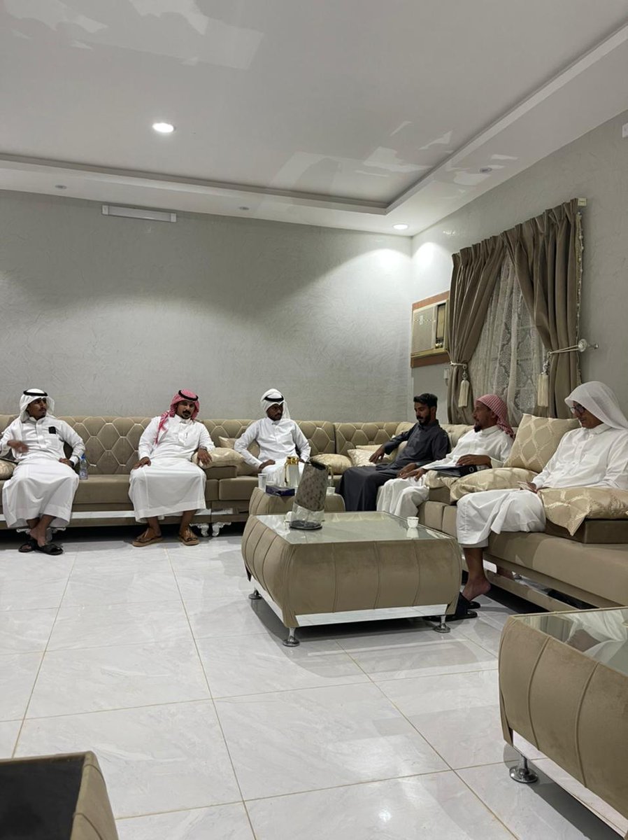yabs_dawa's tweet photo. استقبلت جمعية الدعوة والإرشاد بيبس المرشحين لوظيفة "مدير تنفيذي" -المُعلن عنها سابقاً في بوابة التوظيف-. 
وقامت إدارة الجمعية بإجراء المقابلة الشخصية لهم، https://t.co/E8LDYHXaH0