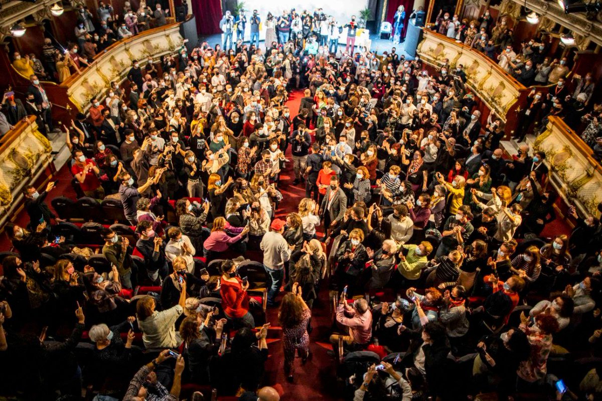 L'acte d'ahir marcarà un abans i un després. És hora d'entendre que front a l'amenaça a la democràcia hem d'unir forces qui compartim una visió plural de l'Estat, qui defensem la llibertat de totes les persones i qui apostem per una visió ecologista i feminista.  #OtrasPolíticas