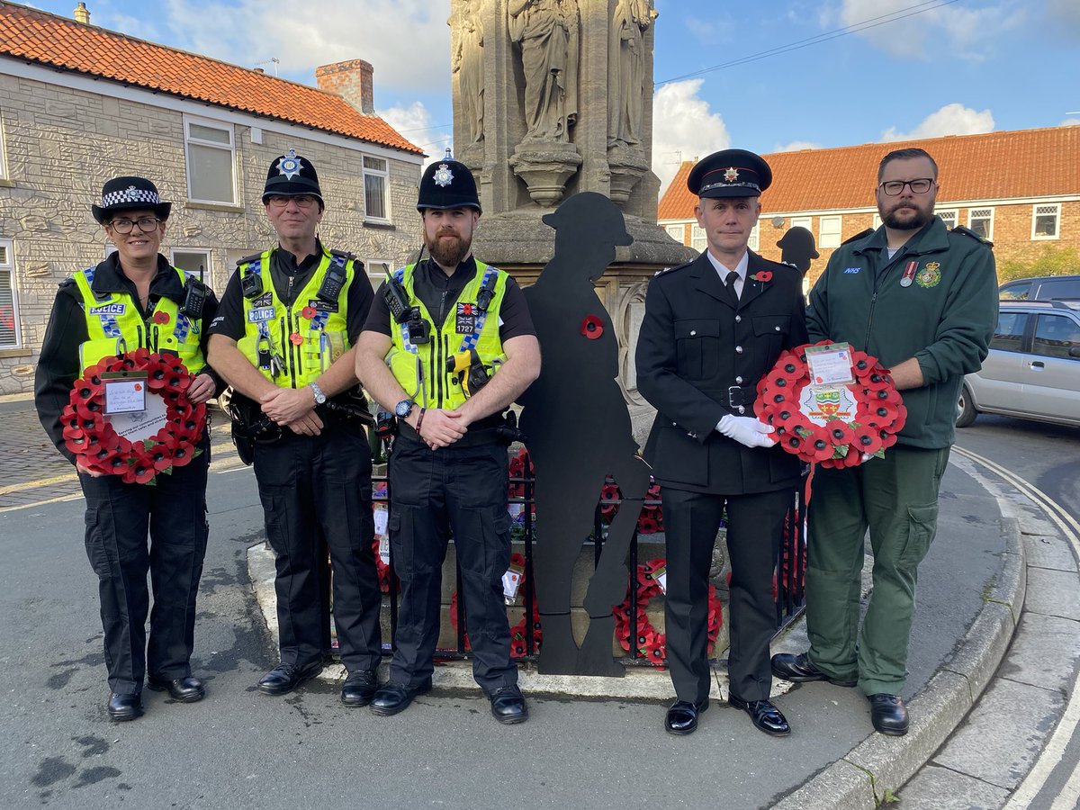 blazerclark1237's tweet photo. Proud to have taken part in today’s Service of Remembrance with fantastic partners @HumbersideFire @Humberbeat @YorksAmbulance @HowdensJoinery @LookslikeAl #LestWeForget #RemembranceSunday https://t.co/Mn0cqnfw72