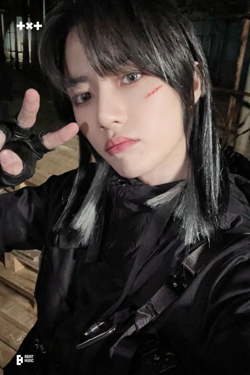 moonsunnation's tweet photo. post 4 kpop idols that mean the world to you and tag 6 moots to do the same 
@btwalisasocute @Shinda_kitsunee @jeonxxbf @wueeeee_ @ki_de_ri @H0FAIRY https://t.co/oimFB4vVEW
