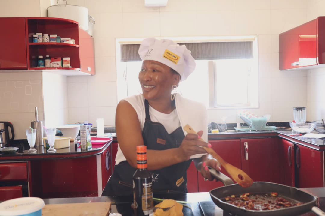 tlebotse's tweet photo. Cooking is labour👩‍🍳😂 Yerrrrrr!!!!! https://t.co/IR088fVytk