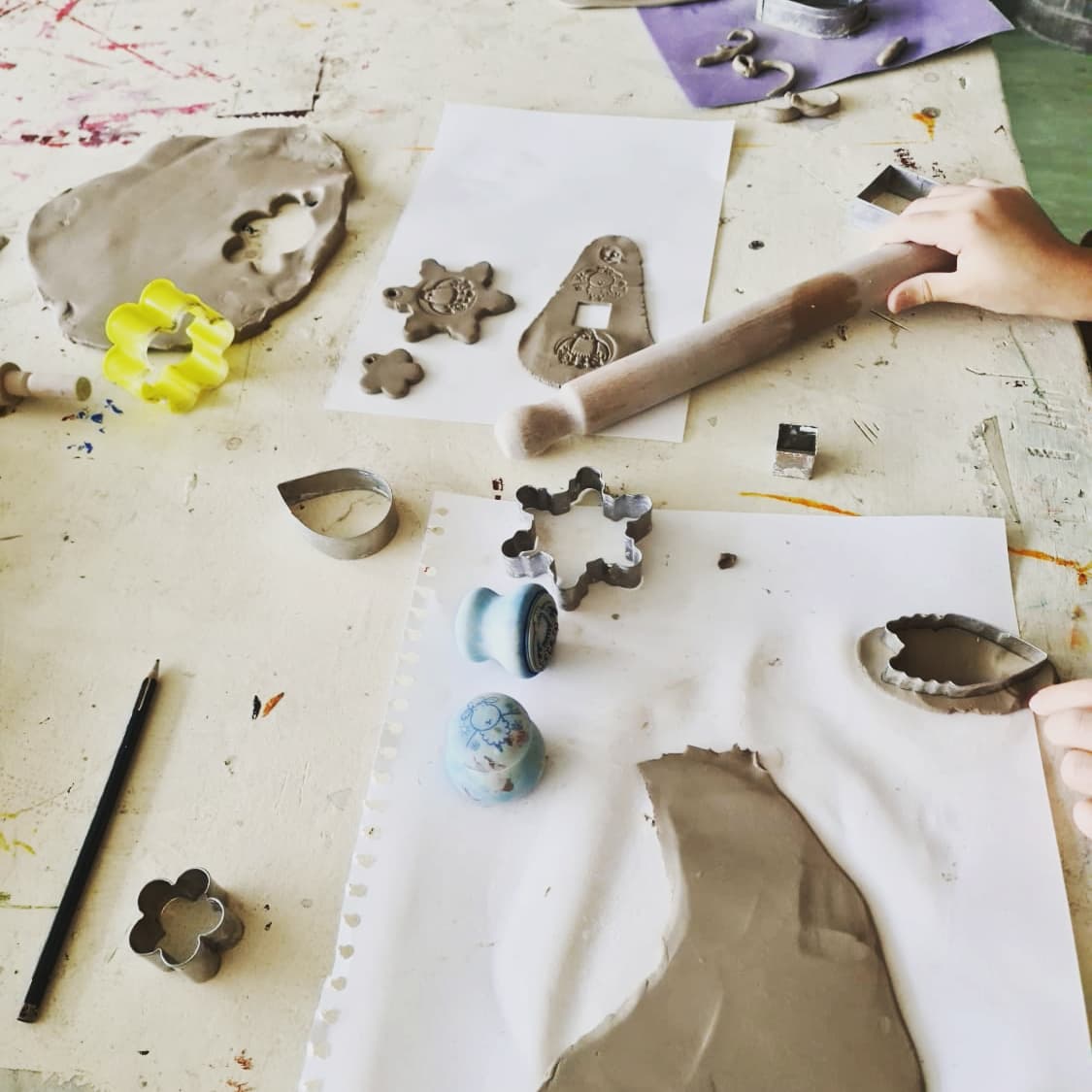SchoolRustam's tweet photo. Pottery Classes for Rustam students this week. Making Christmas decorations with @raazpottery. Sign up to join before school on Saturdays
#سفالگری #کلاس_سفالگری #کلاس_سفالگری_کودکان
#potteryclass #potteryclub https://t.co/QBr44raYzT