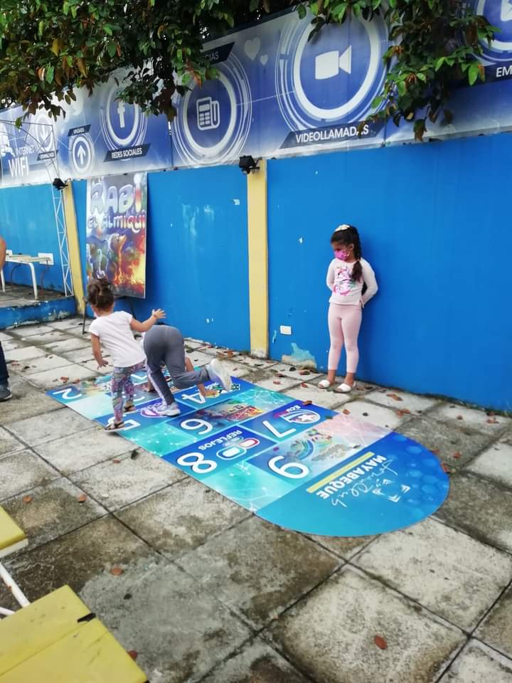 DayComunication's tweet photo. Nuestros niños y jóvenes disfrutan la tranquilidad y las paz de nuestras isntituciones. #CubaVive #Cuba #JovenClubTeConecta https://t.co/qg0Baa1ou6