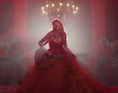 TAYweSTAN's tweet photo. I think I’ve seen this film before #IBetYouThinkAboutMemusicvideo #SpeakNowTaylorsVersion https://t.co/9fwo1LHhni