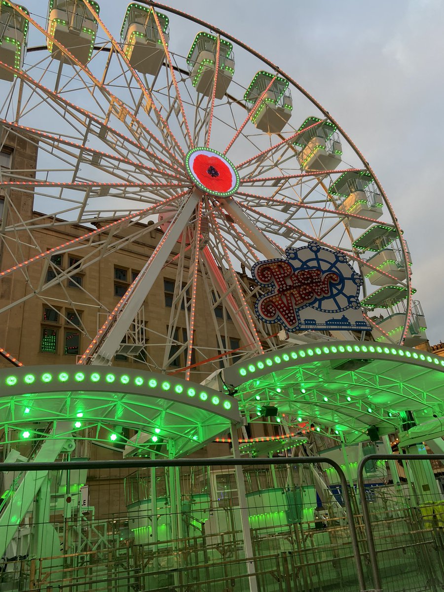 SYSpectator's tweet photo. #Sheffield Christmas markets and the big wheel paying tribute to #RemembranceSunday. Lovely to see! https://t.co/NwDZJVCQn0