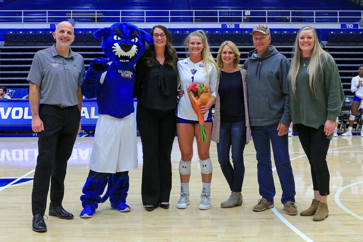 GSU_Vball's tweet photo. Some of our favorite photos from senior night! 💙

📸 @DanVoiceMan91 

#PanthersVB | #OurCity https://t.co/8Z8SgyaaLs