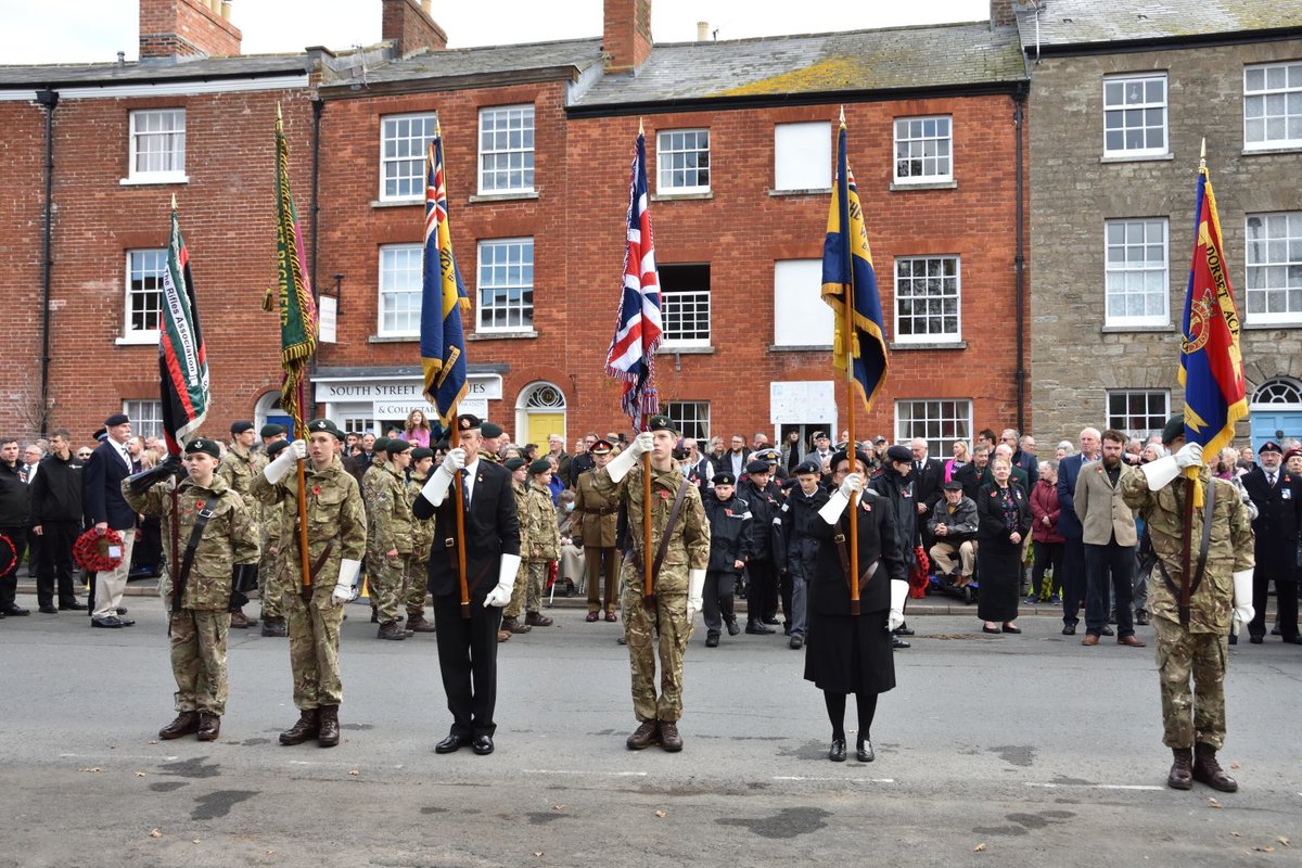 Bridport remembers - beautiful photos of today's Remembrance Sunday parade and service by Tim Russ.
Find out more here: bit.ly/3Df5C0U