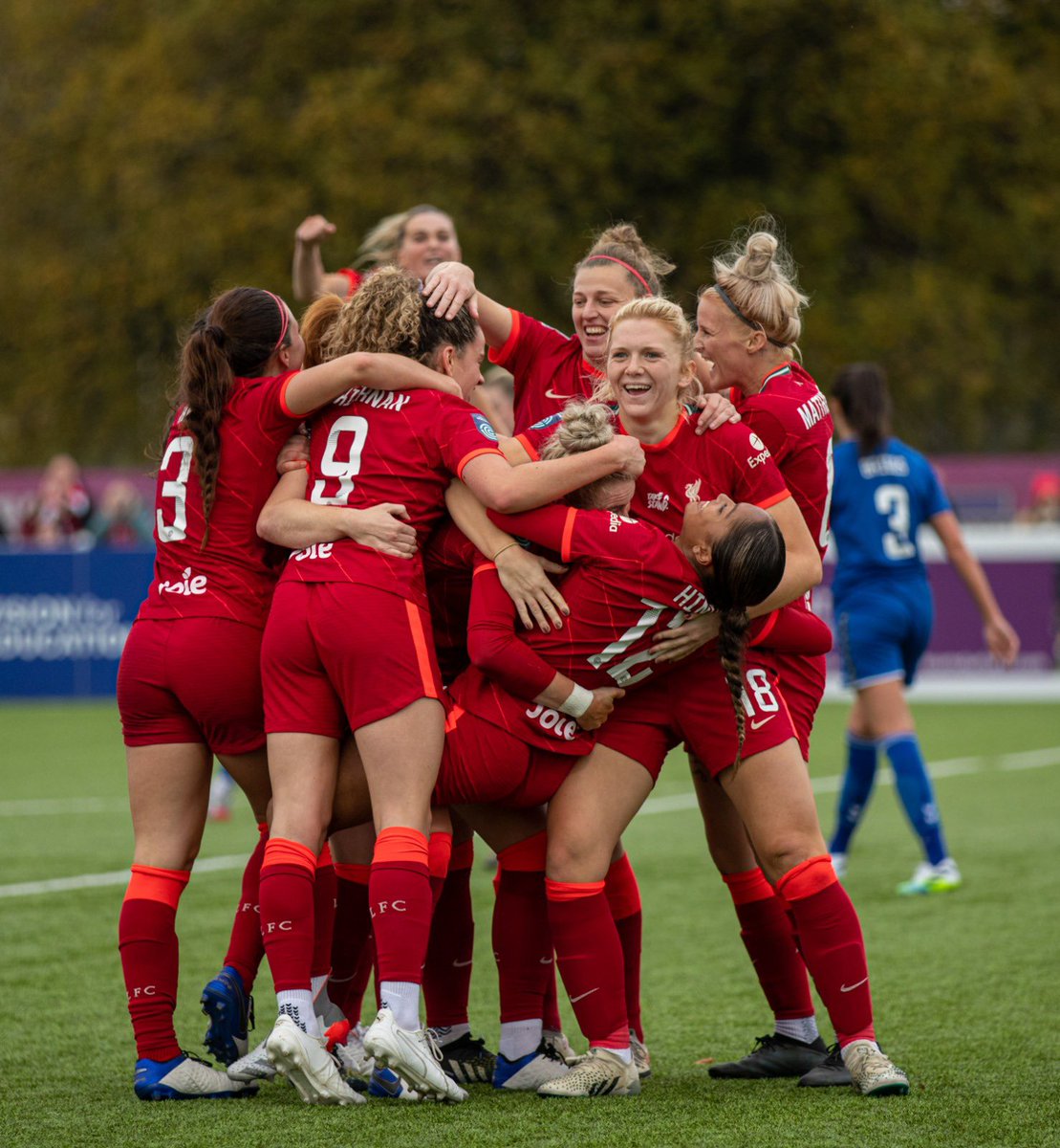 taylorhinds_'s tweet photo. This is what it means. Great team performance, my team❤️ #YNWA @LiverpoolFCW https://t.co/O2qP8e43pS