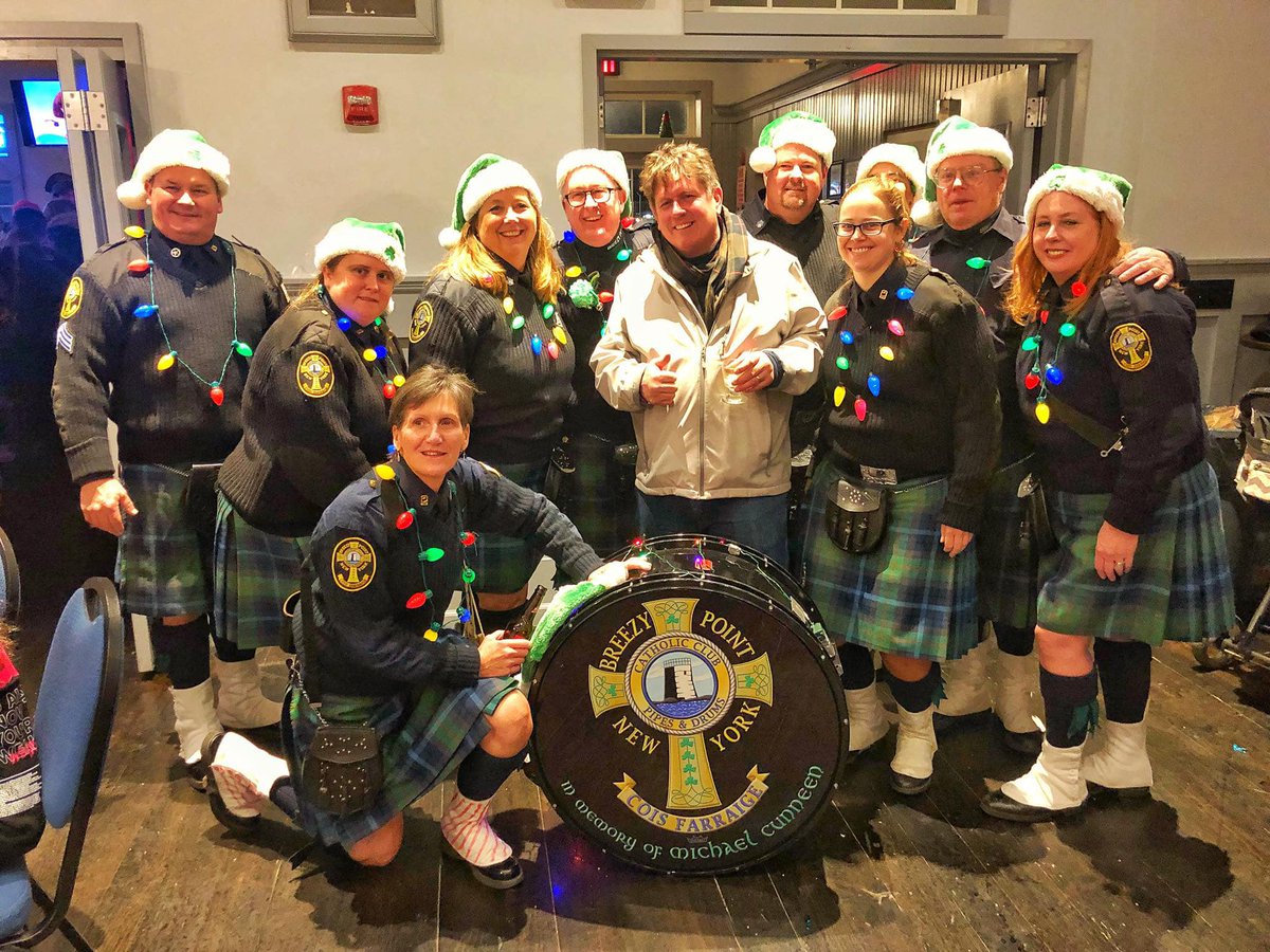 ElecLightParade's tweet photo. The Breezy Point Catholic Club Pipe &amp; Drums will once again be marching down Beech St. On Dec 11th and will be holding court at
The Knights' Pub afterward. 
970 W Beech St Long Beach, NY 11561
#RockawayPointBreezyPointCatholicClub          #PipeandDrums #BreezyPoint https://t.co/s5ypCryfAo