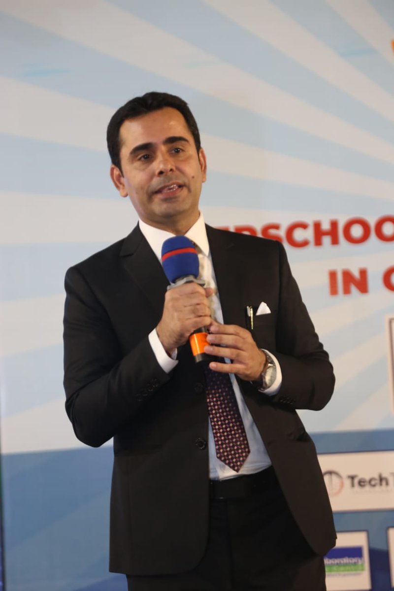 premsagarlohana's tweet photo. It was an absolute honor to host 1st Junior CEO Challenge,  organized by PACE College. Sharing stage with Senator Abdul Haseeb Khan, Stara e Imtiaz Sabina Khatri, Adeel Durvesh, Zohra Omar and Huma Jabeen was nothing short than Brilliance. Congratulations to winners &amp; learners. https://t.co/SgliCP7b4v
