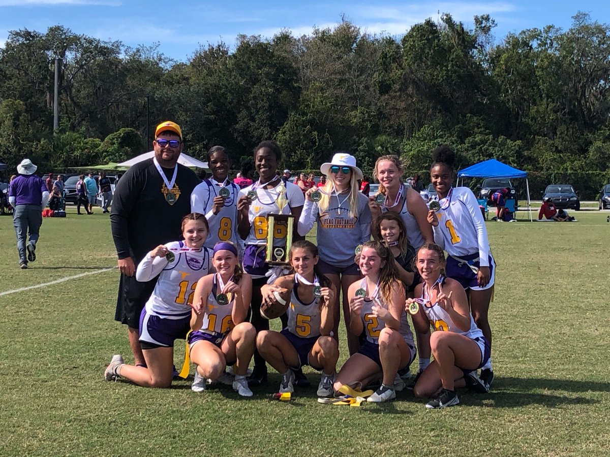 KatiePaskert's tweet photo. Wouldn’t wanna spend my weekend any other way, love my longhorn family 💜💛@LonghornsFlagFB @KaitlynSigmundi @leximosley10 @EmmaBalacco @AbbyElwell16 https://t.co/GdPUZiz9aA