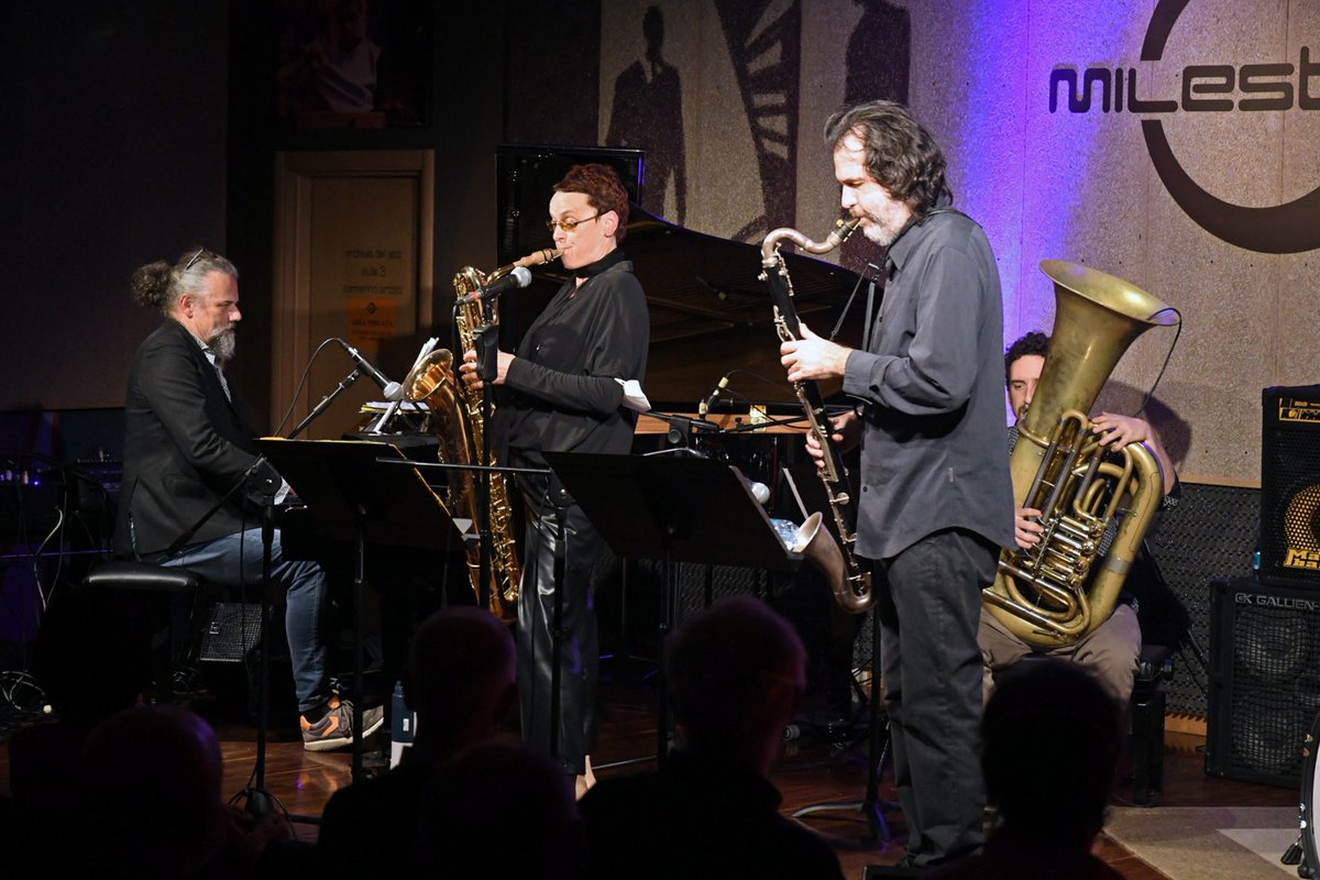 Grande serata di jazz ieri sera qui sa me!!! Helga Plankesteiner 5et!! Davvero bravissimi!! Foto DP.  <a href="/Mingus2011B/">Angelo Bardini</a> <a href="/PiacenzaSera/">Piacenza Sera</a> <a href="/Liberta_it/">Libertà.it</a> <a href="/musica_jazz/">Musica Jazz </a> <a href="/laprovinciacr/">Provincia di Cremona</a> <a href="/AngelicaDa/">Angelica Dadomo</a> @marivarone <a href="/FedericaPerina/">Federica</a>